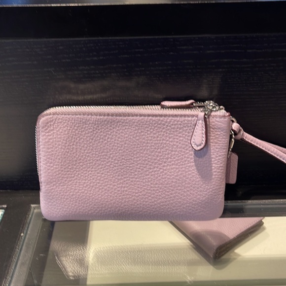 Coach Double Corner Zip Wristlet
SV/Soft Lilac - Picture 10 of 16